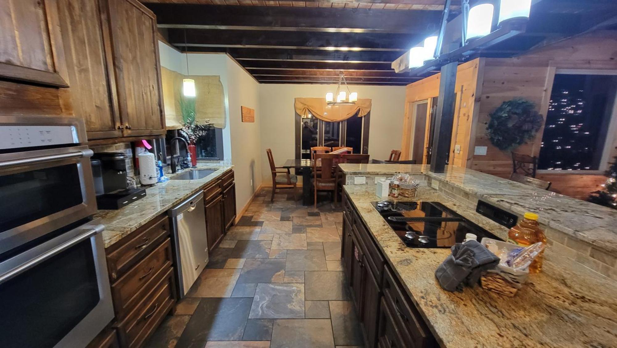 Willa Bear Necessities, Luxury 5Bd Mtn Views, Hot Tub, Many Bear Sightings Gatlinburg Zewnętrze zdjęcie